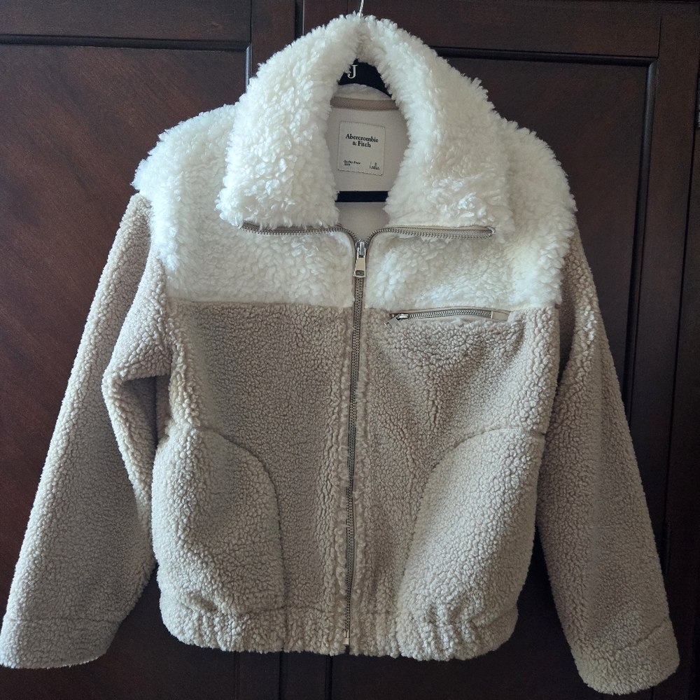 🌺 EUC Abercrombie & Fitch Sherpa jacket